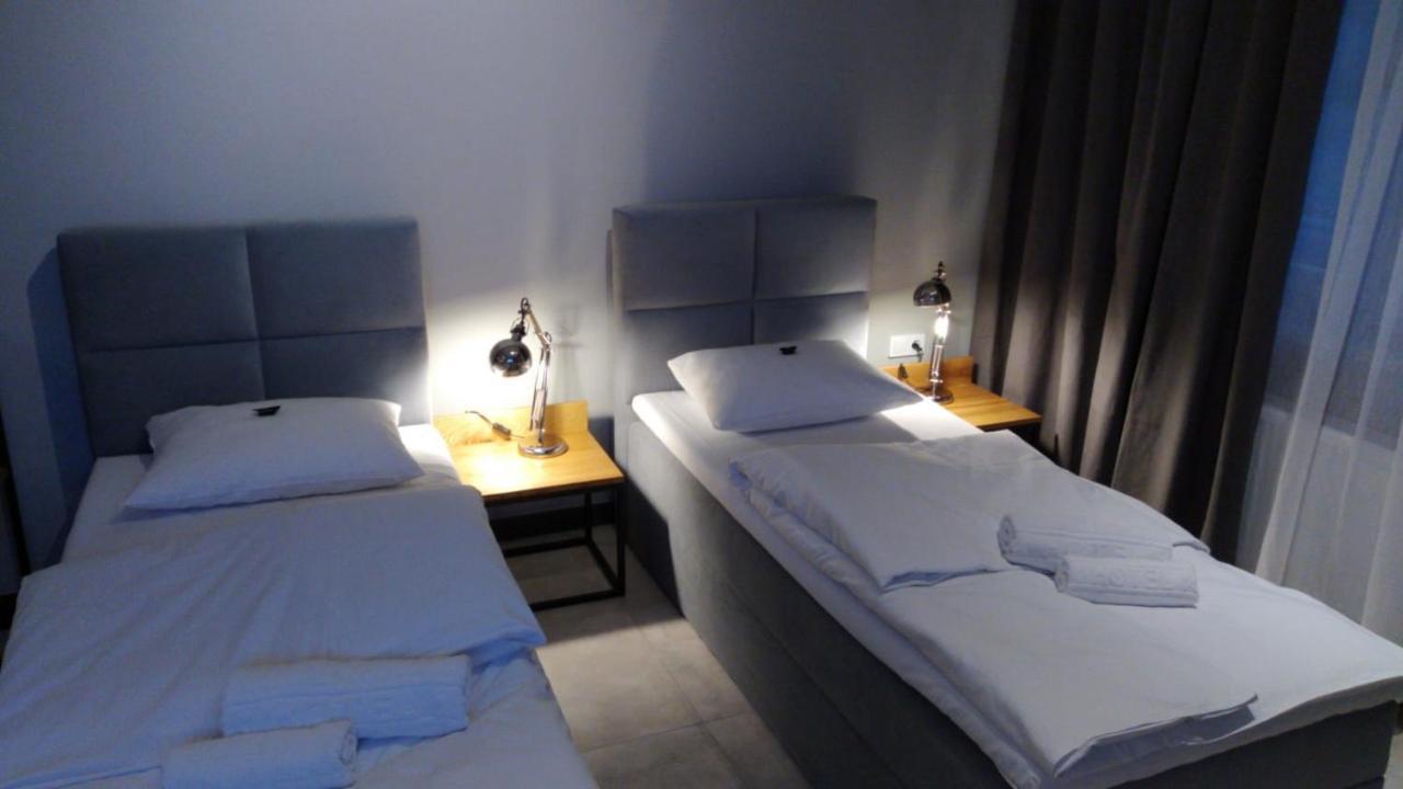 Apartsuites I Sorau Жары Экстерьер фото A room at the hotel