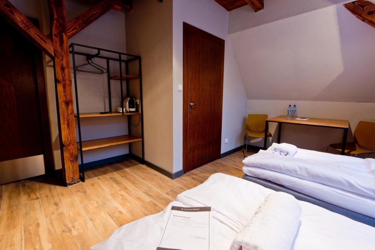 Apartsuites I Sorau Жары Экстерьер фото A room at the hotel