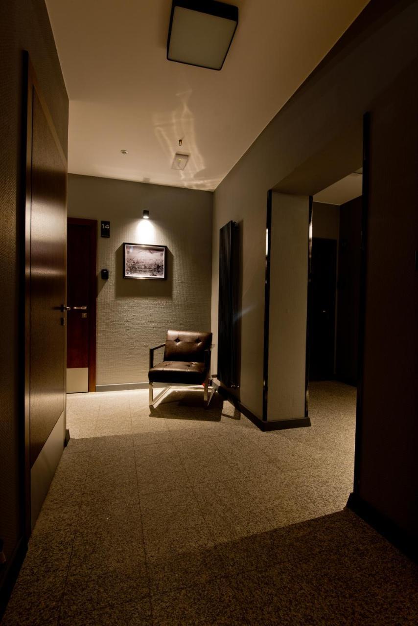 Apartsuites I Sorau Жары Экстерьер фото A corridor at the hotel