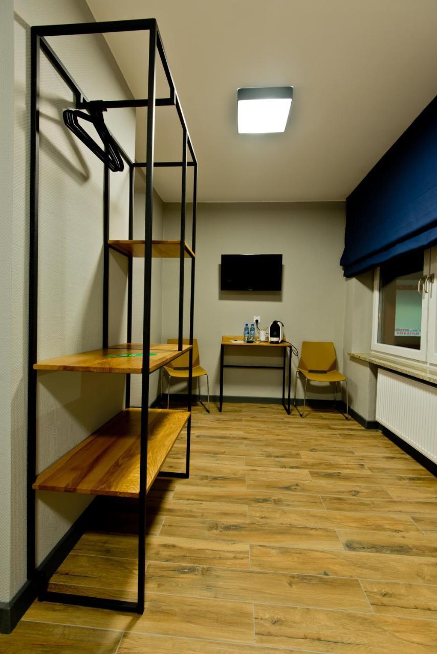 Apartsuites I Sorau Жары Экстерьер фото A room at the hostel