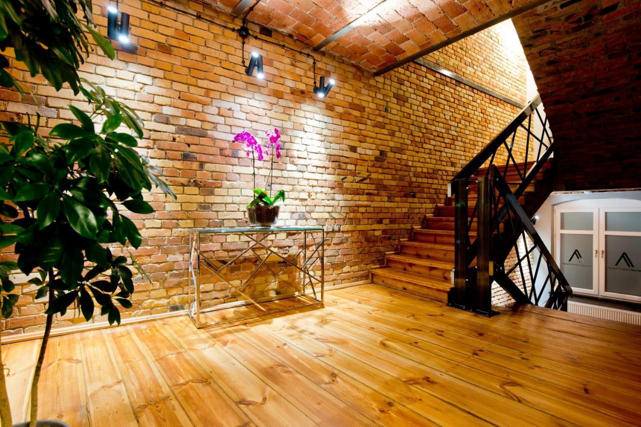 Apartsuites I Sorau Жары Экстерьер фото Interior of the building