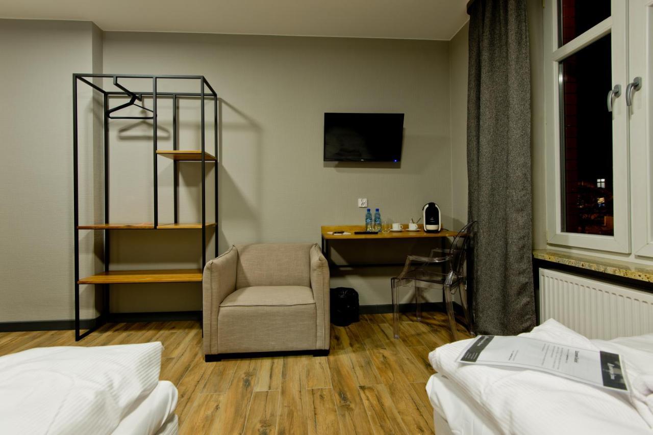 Apartsuites I Sorau Жары Экстерьер фото A room at the hotel