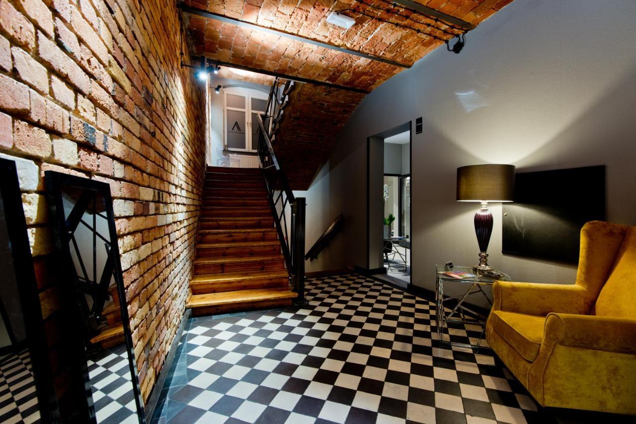 Apartsuites I Sorau Жары Экстерьер фото Interior of the hotel