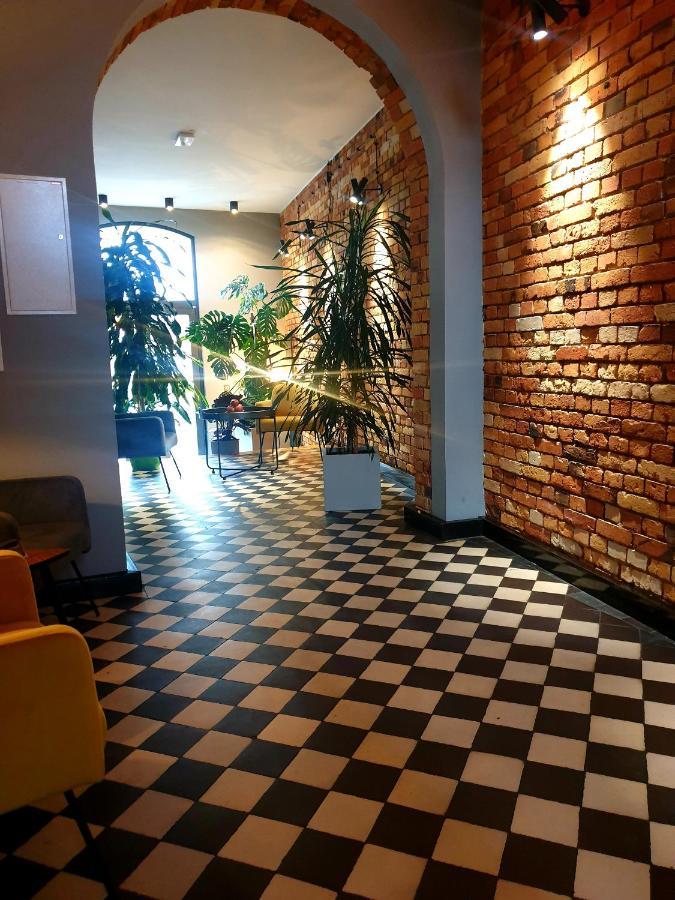 Apartsuites I Sorau Жары Экстерьер фото Interior of the hotel